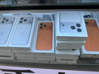 unlocked 2025 NEW iPhone 17 Pro 5G Smartphone A19 Pro 120Hz 6.3″ XDR Display 48MP Main Camera Bluetooth 6 eSIM Camera Control Action Button